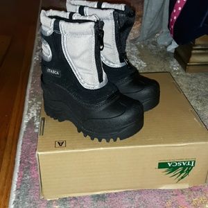Itasca snow boots toddler 8